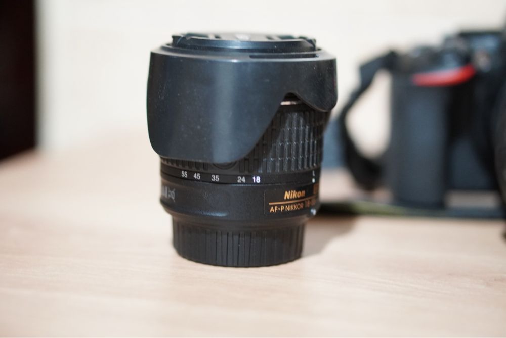 Vand aparat foto Nikon D3500 cu 2 obiective 18-55 si 55-200.