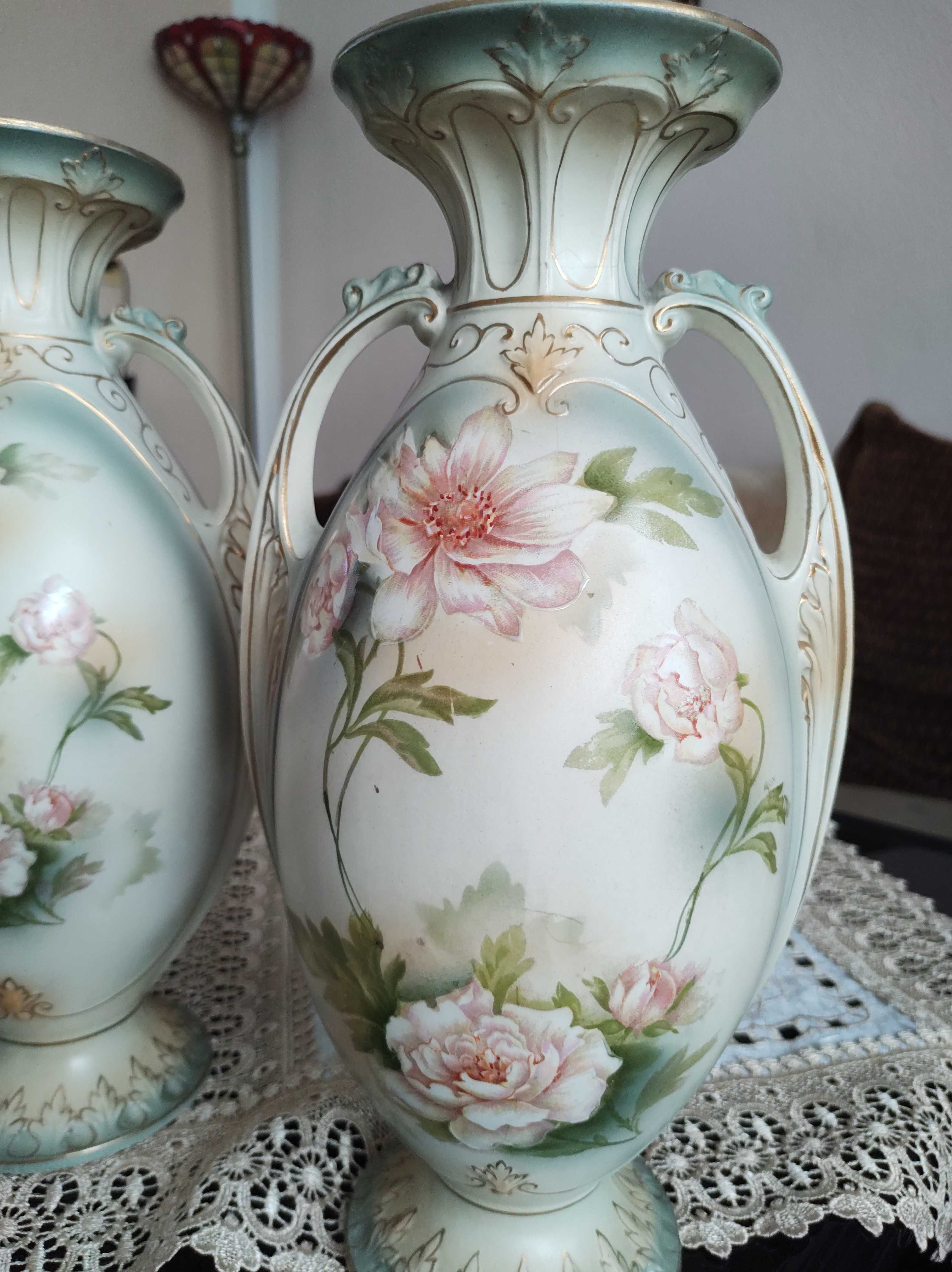Чифт Бромфорд( Bromford ware)   вази от Викторианската епоха
