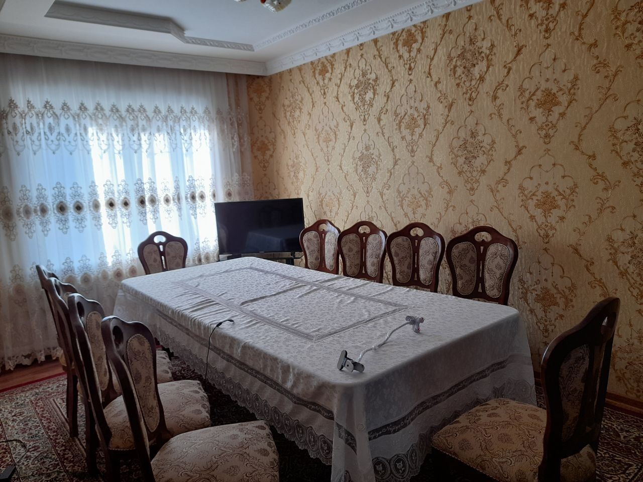 Uy sotiladi, kvartira 4 xona