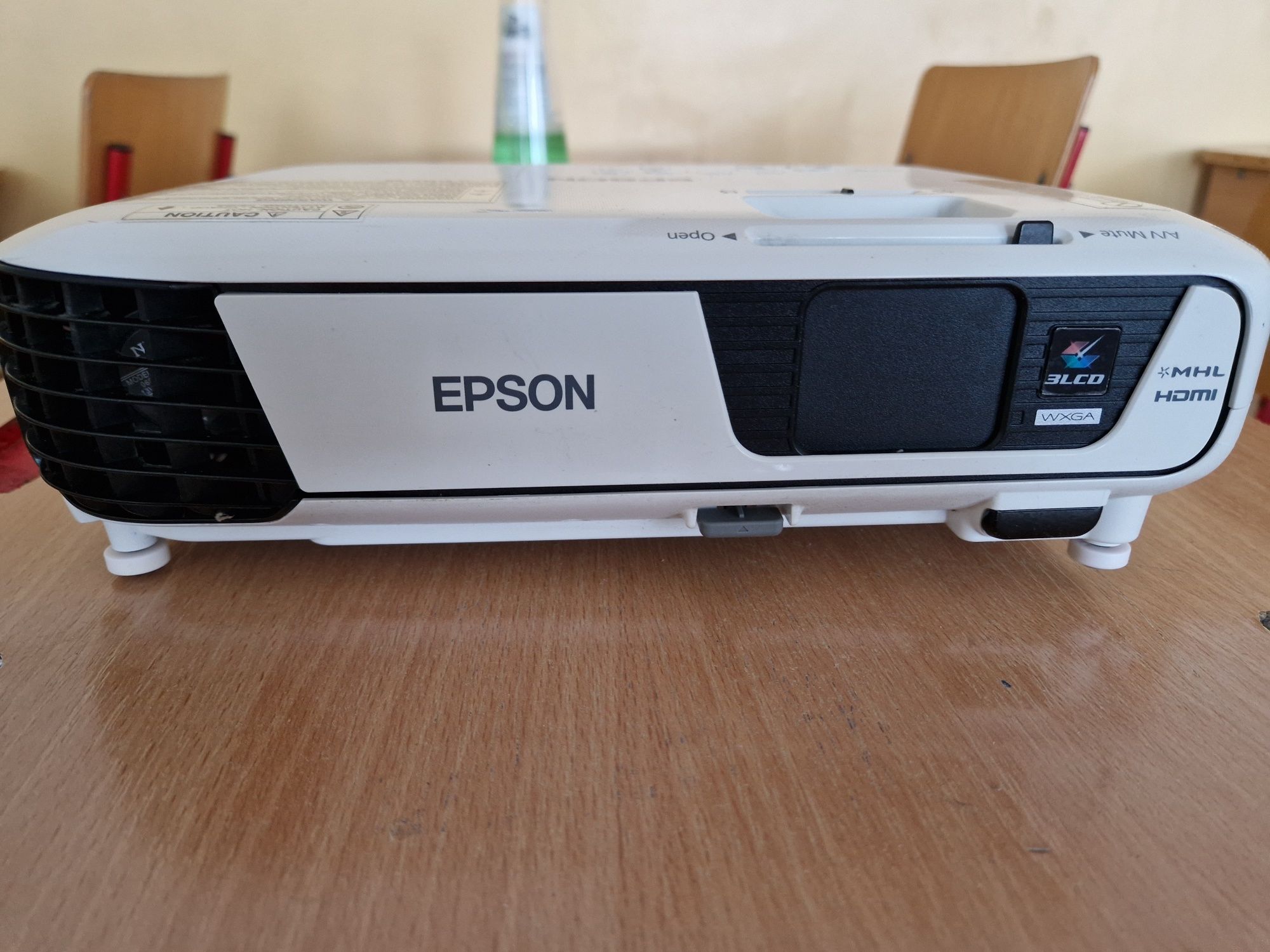 Videoproiector Epson H703B & ecran videoproiector & cablu HDMI 10 m