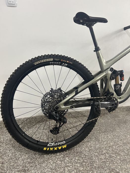 Bicicleta Pivot Firebird Carbon 29” 2024 1x12 SRAM GX AXS