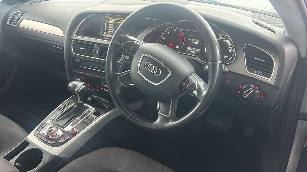 Vand Audi A4 2013 2.0 tdi -Multitronic Avariat!