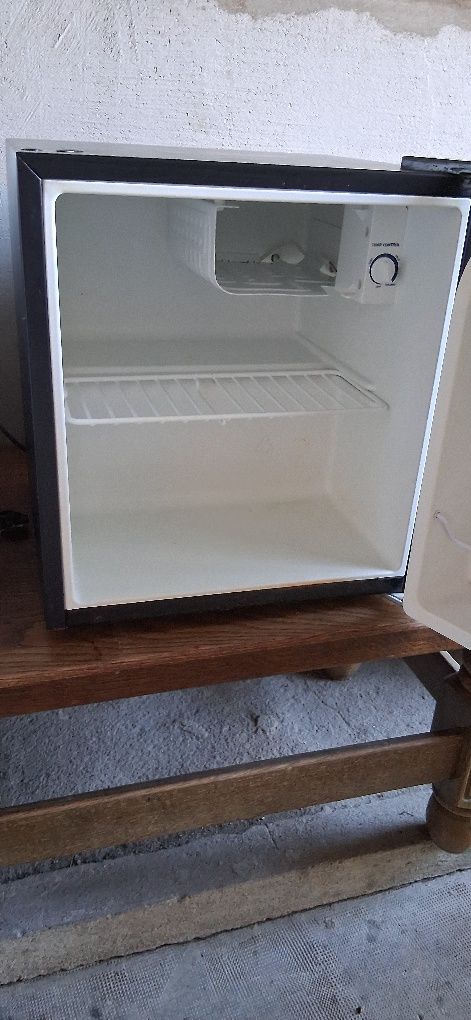 Minifrigider  ușa   inox