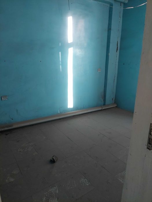 Продаётся 3х комнатное помещение Дехкан базар.Сергели.