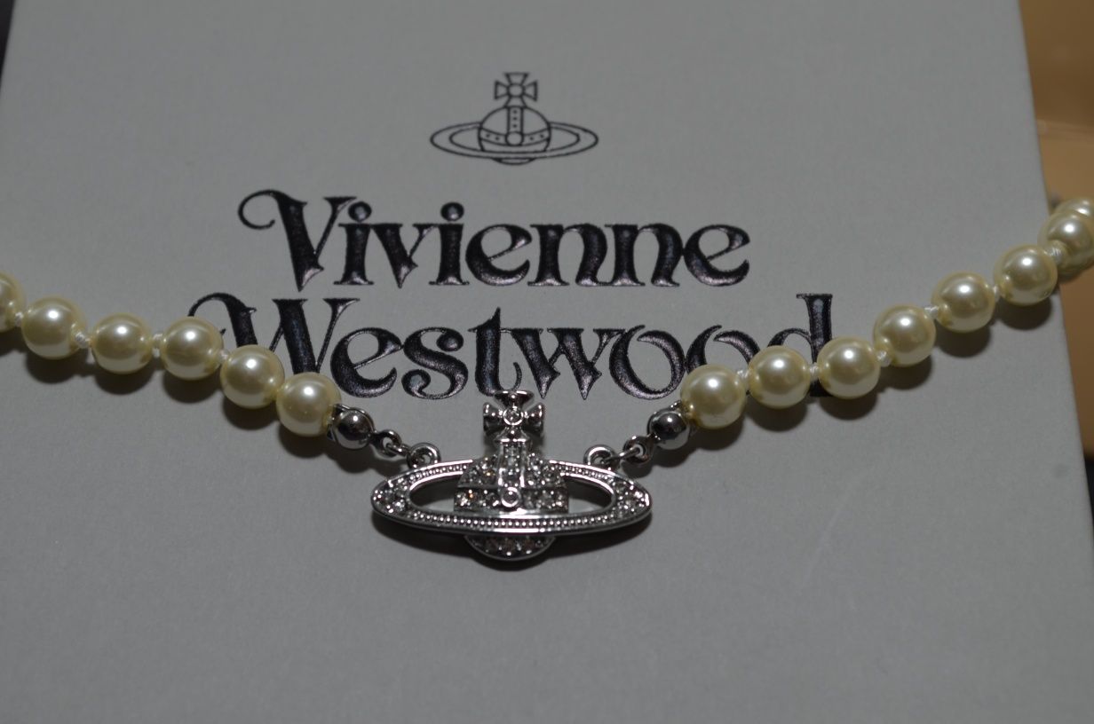 Vivienne Westwood Mini Bas Relief Pearl Choker/ Перлен чоукър  кристал