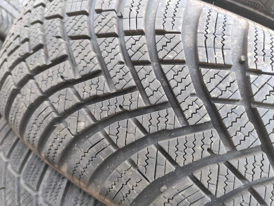 2бр Като нови Зимни гуми 205 60 16 - Hankook - DOT 2023