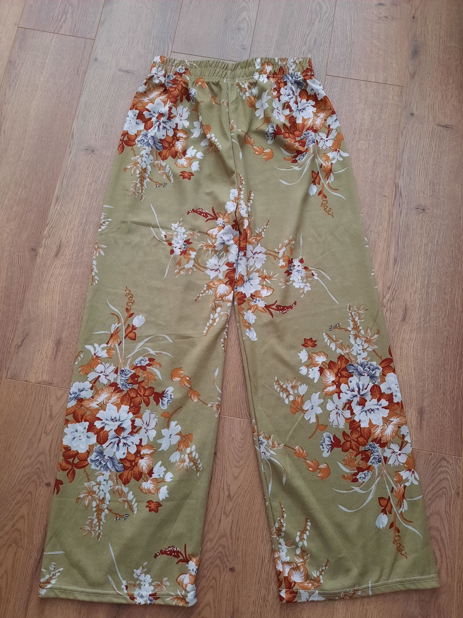 Дамски цветен панталон