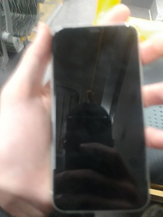 Продам айфон 11 в почти отличном состоянии