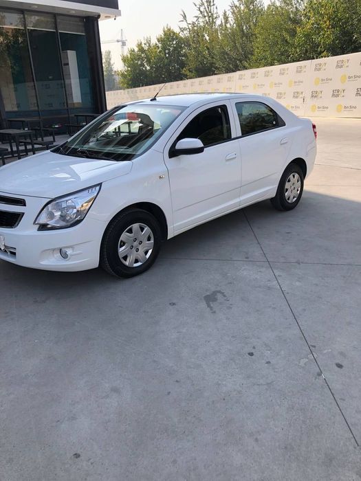 Cobalt moshinasi sotiladi