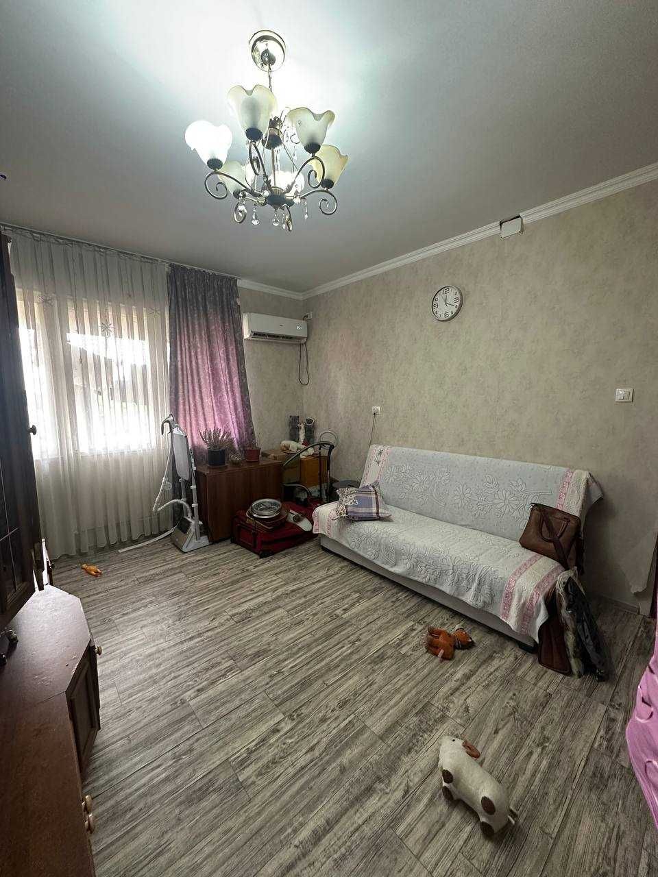 Срочно продаеться квартира рядом с базаром Кадышева(МА)