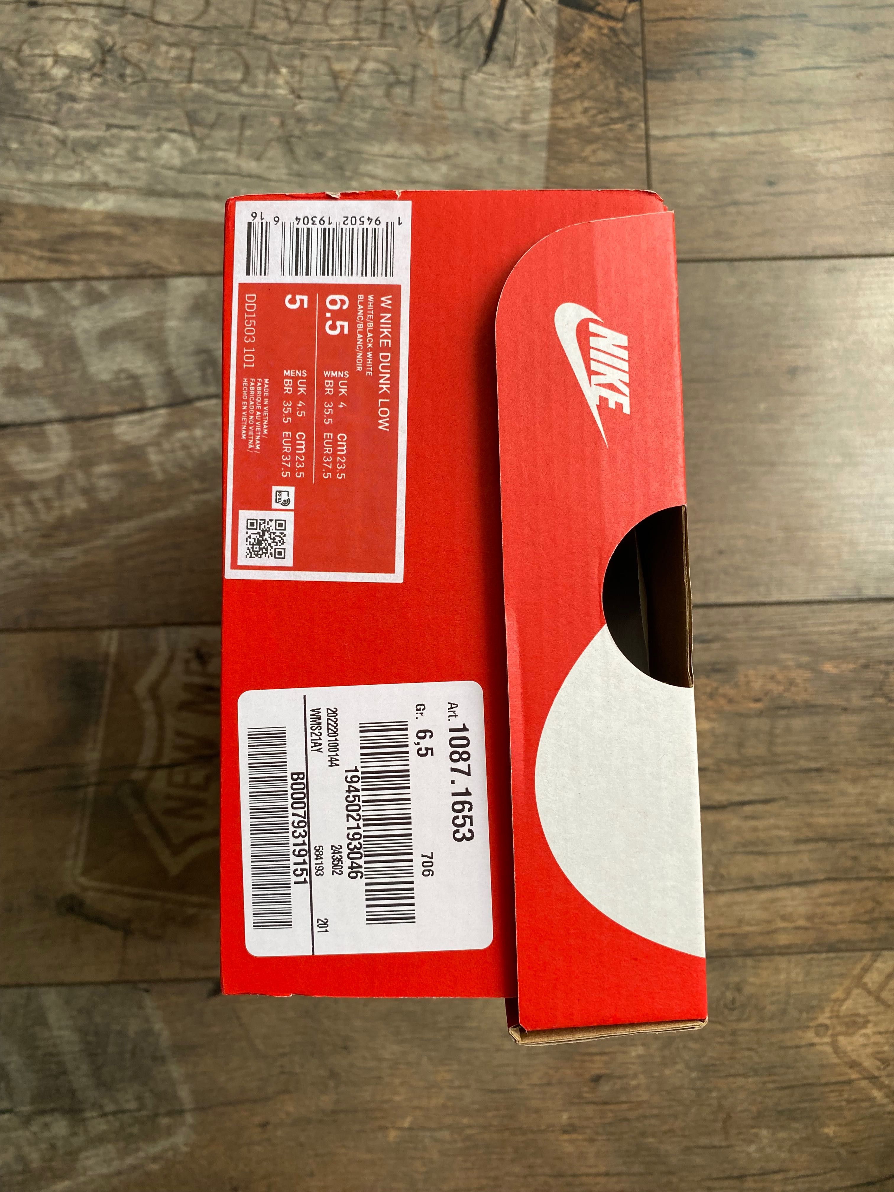 Дамски маратонки Nike dunk low 37.5 и 40 номер