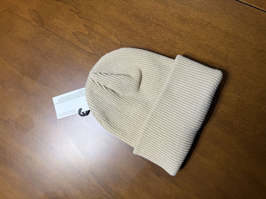 Caciula Fes Lacoste noua/new unisex