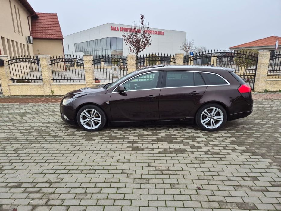 Opel Insignia  SPORT-TOURER 2013 -OPC-LINE -BI-Turbo-194-CP-Panoramic