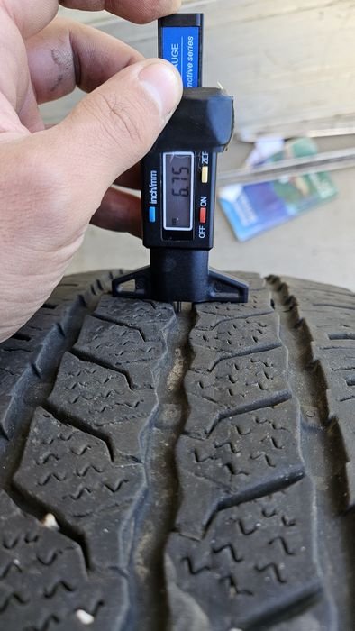 Гуми 215 65 16С дот 23 континентал