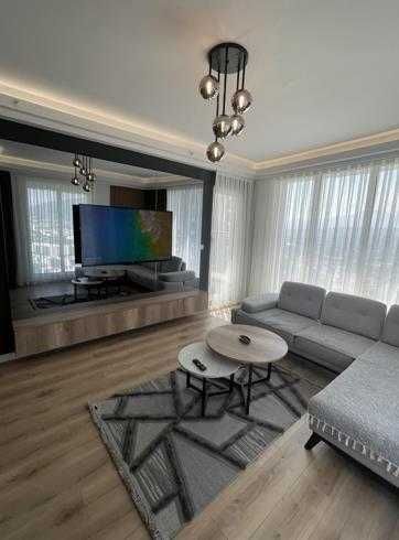 Дава се под наем Тристаен апартамент в Бургас, Център - 80 кв.м за 331.5 € - Снимка #1