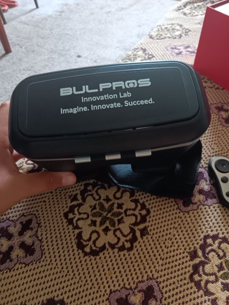 Продавам очила за игра