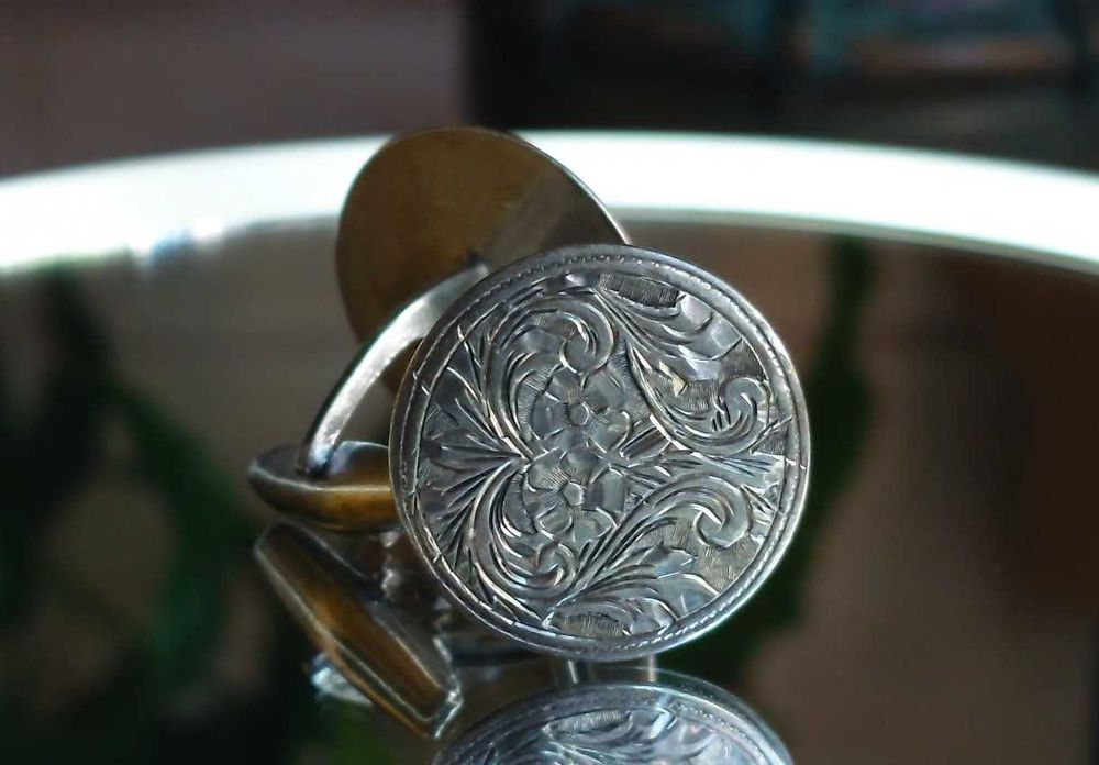 Butoni vintage din argint 800 – eleganță masculină cu patină de epocă