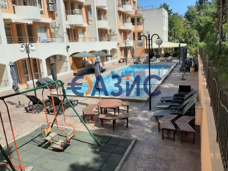 Продава се Тристаен апартамент в Поморие - 72 кв.м за 1202 €/кв.м - Снимка #12