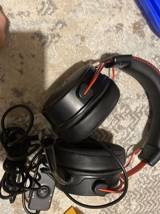 Продам игровые наушники почти новын