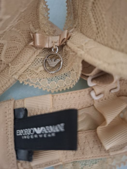 Сутиени Emporio Armani