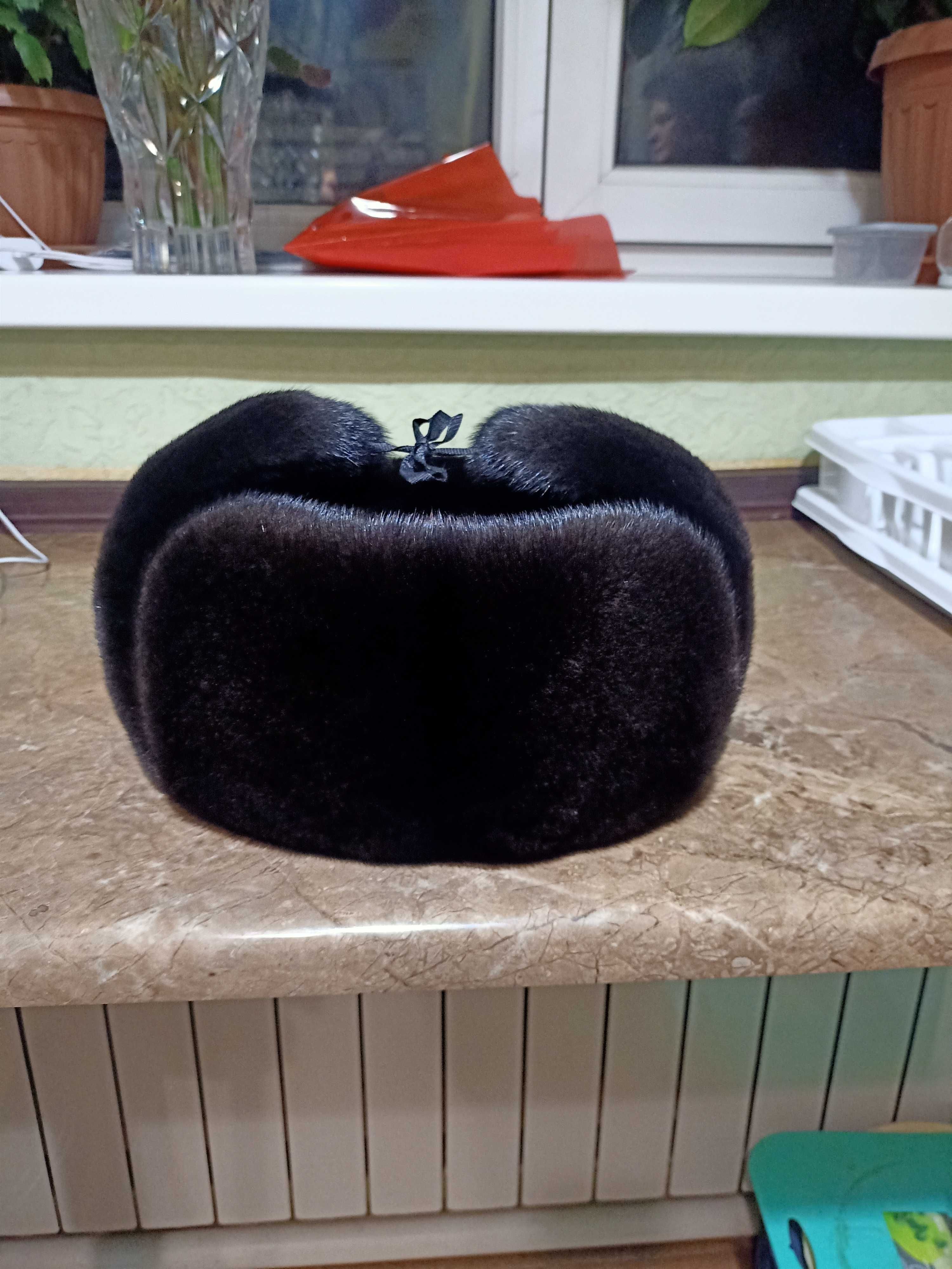 Продам норковую шапку ушанку.