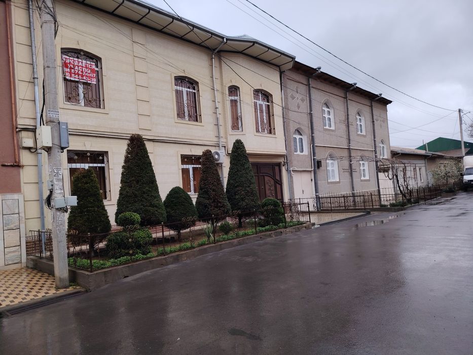 Продаётся свой дом в Юнусабадском районе ориентир  улица Фарогат, 8 кв