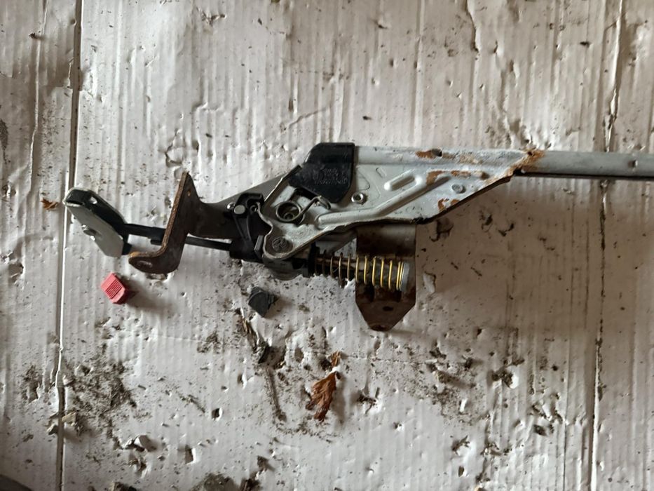 Лост за ръчна спирачка Bmw e90 e91 e92 n43 170кс бмв