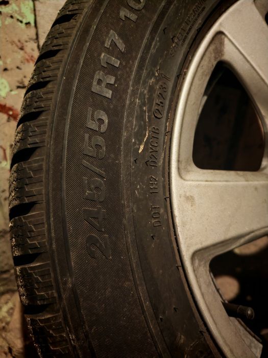 Продавам комплект Зимни гуми KUMHO с джанти 17ки за БМВ Ф01