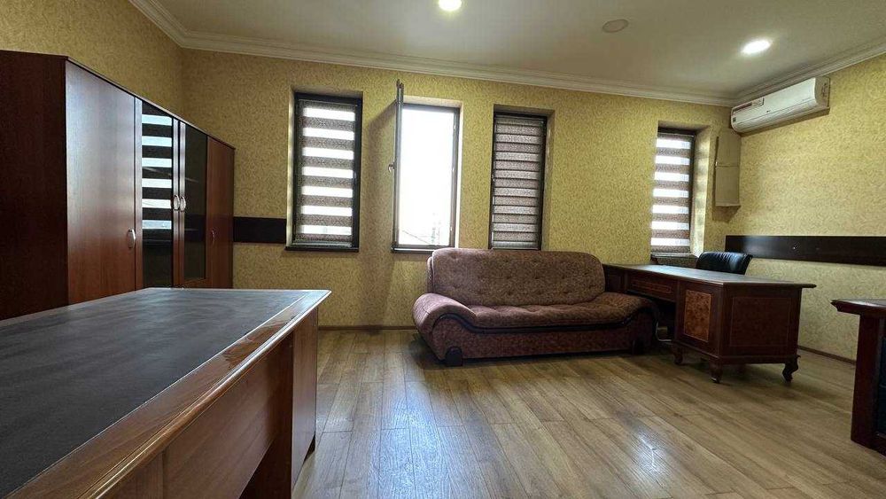 186 кв.м Офис с мебелью 5 кабинетов 13 у.е