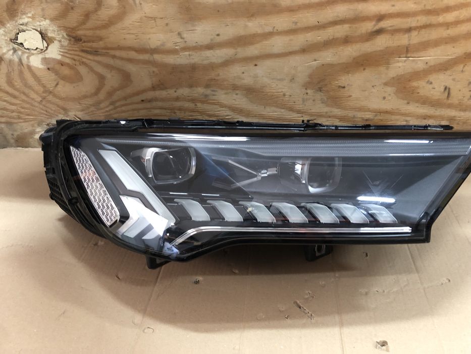 Far dreapta laser Audi Q7 4M0 facelift - 4M0941086C