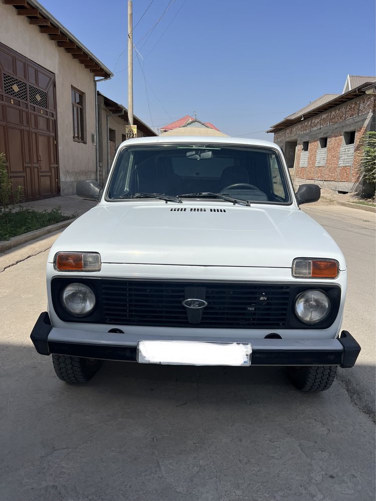 sotiladi lada niva 2015