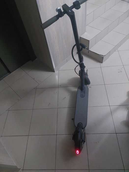 Trotineta electrica xiaomi aproape noua