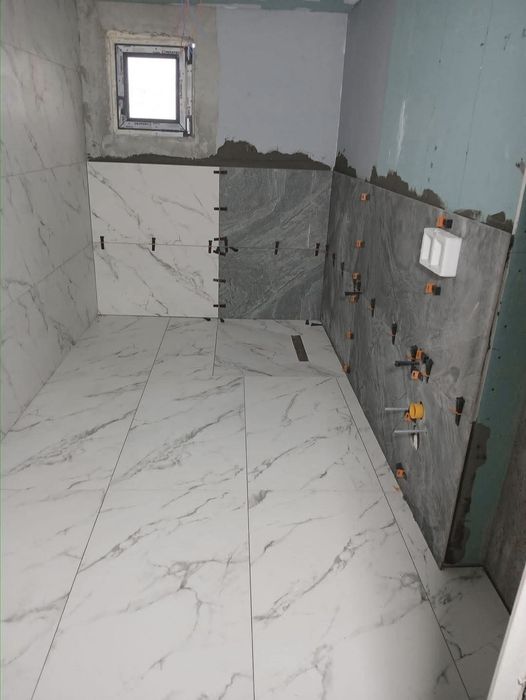 Vand casa pe structura metalica