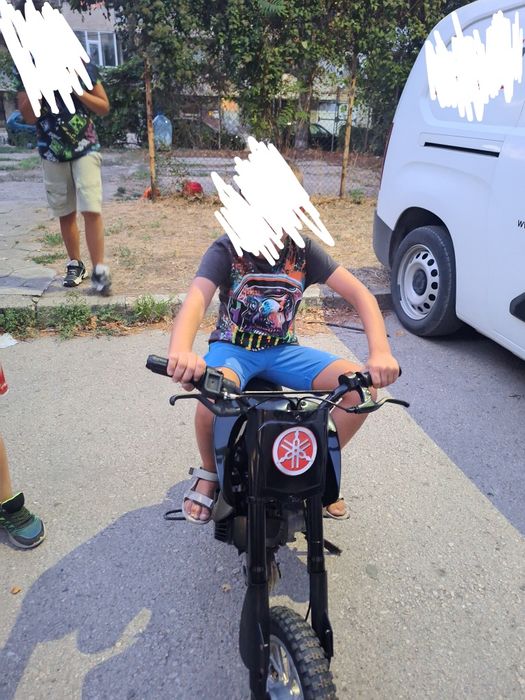 Продавам мини моторче - pocket bike 50cc.