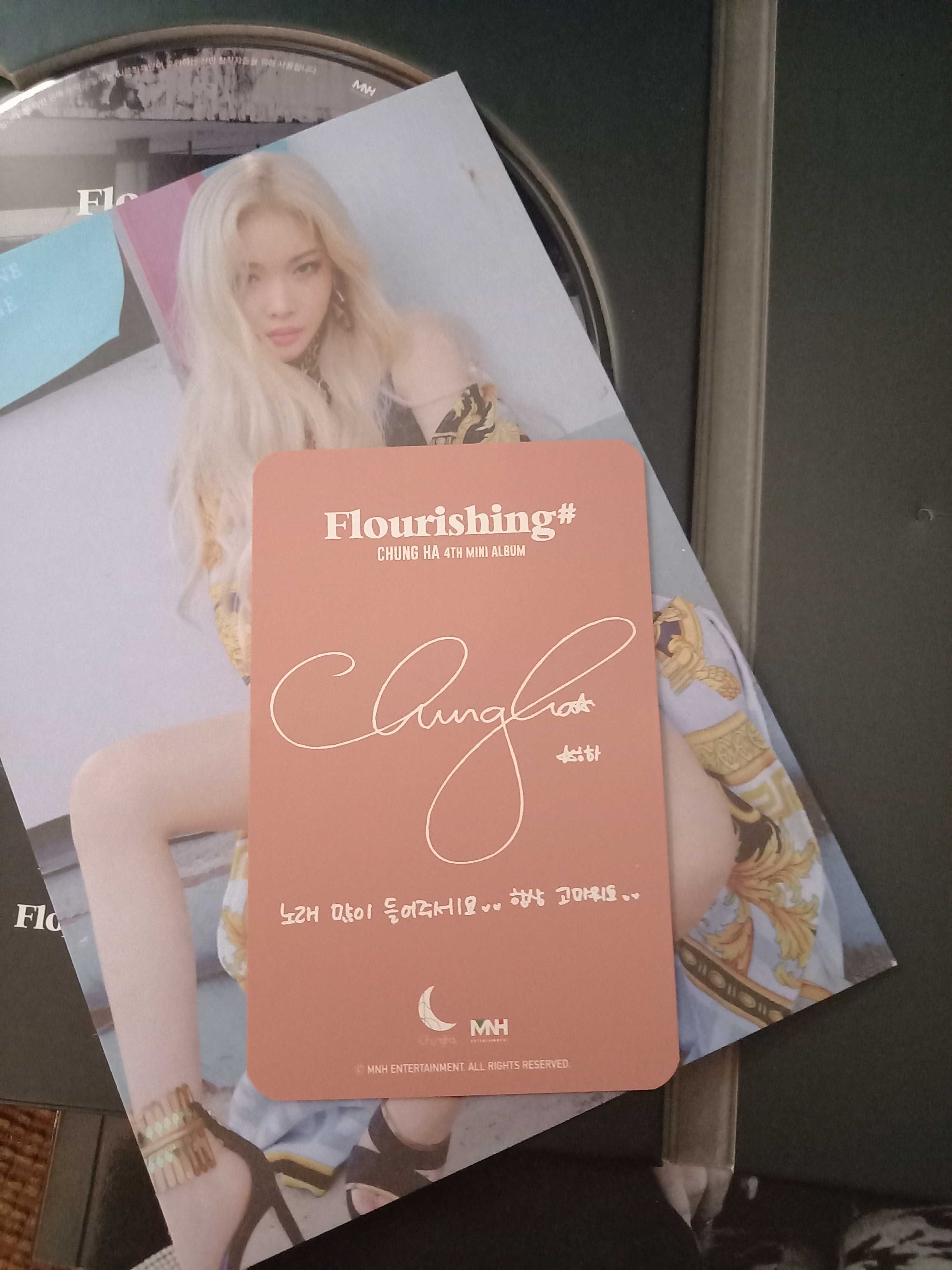 Кпоп албум Chungha - Flourishing