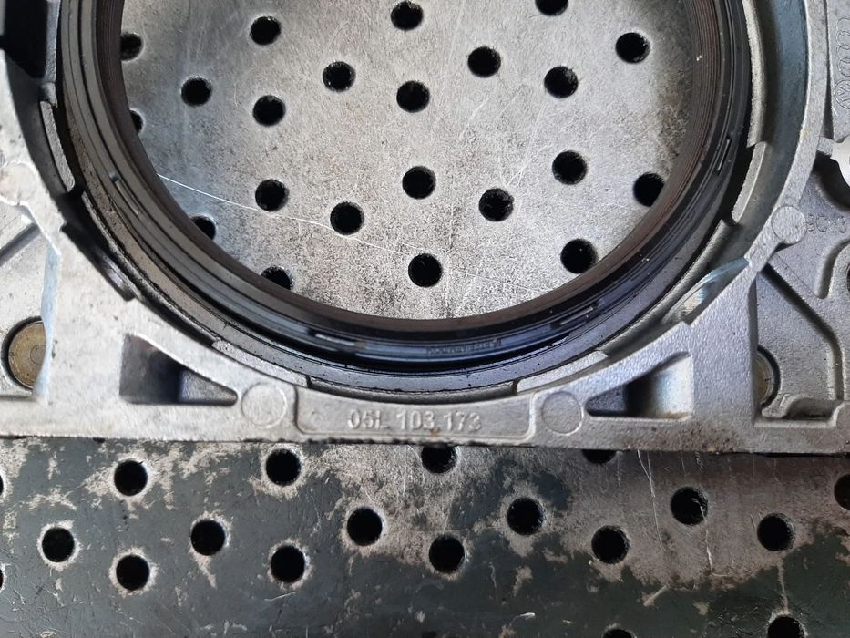 capac vibrochen cu senzor audi a6 c8 4k  2.0 tdi dfb  04l906433b  05l103173