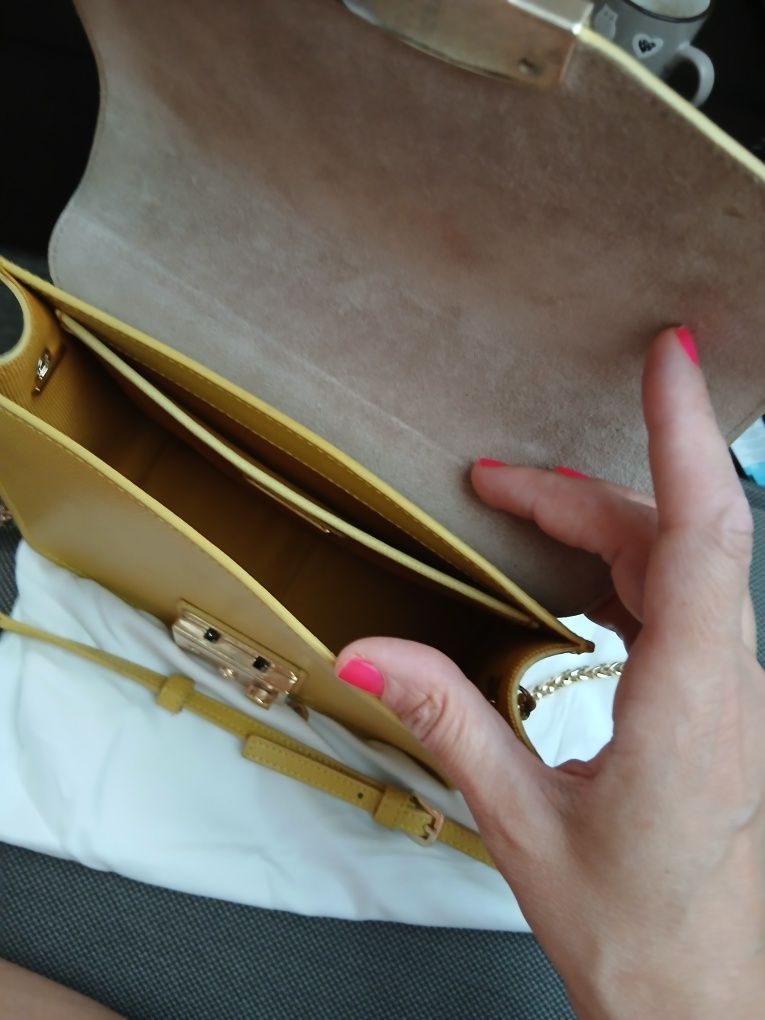 Furla Metropolis, средния размер