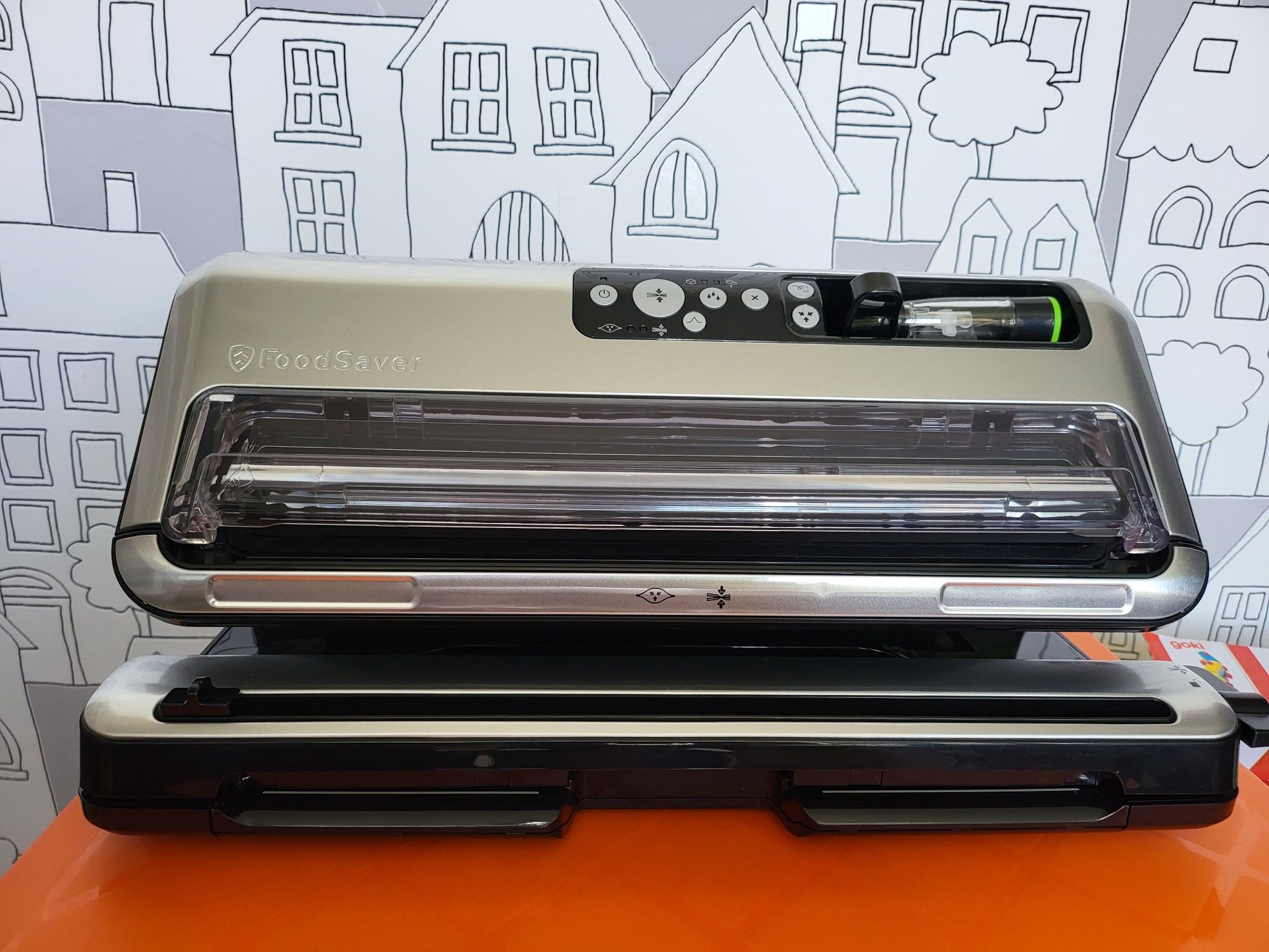 Уред за вакуумиране на храна FoodSaver FFS006X