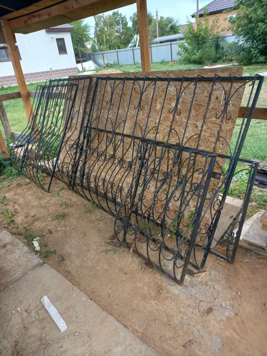 Оконные решётки  и окна застекленные