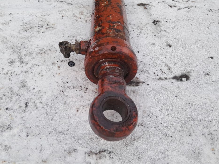 Гидроцилиндр и стартер на камаз