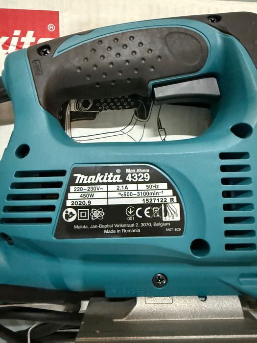 Makita 4329 Fierastrau pentru decupat