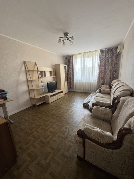 Сдается 2ком квартира в 4 микрорайоне, 7 этаж, лифт работает