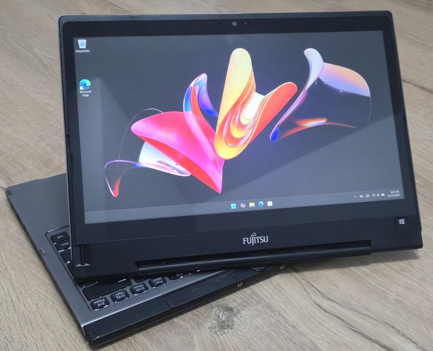 Laptop Fujitsu T936 tablet Intel I5 6300U 8GB DDR4 260 SSD Windows 11