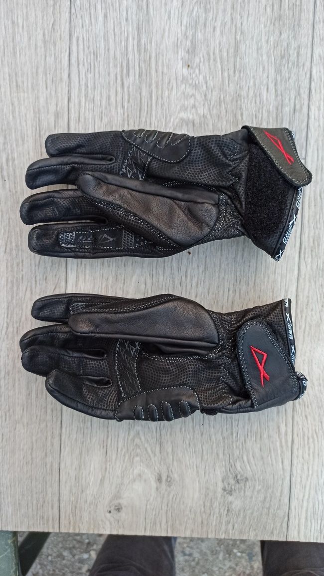 Каска Nitro N2200 Veloce - XS + ръкавици ХL