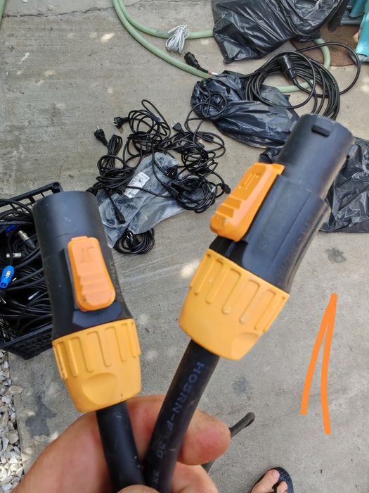 Cabluri boxe Neutrik