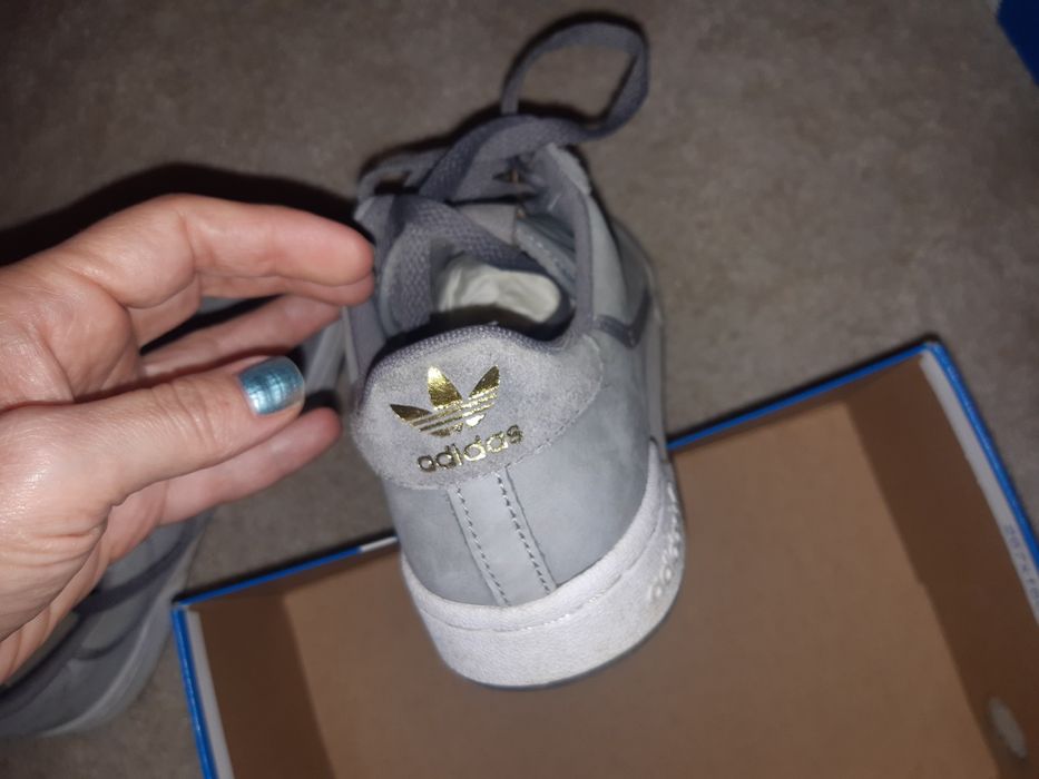 Сиви кецове Adidas Continental