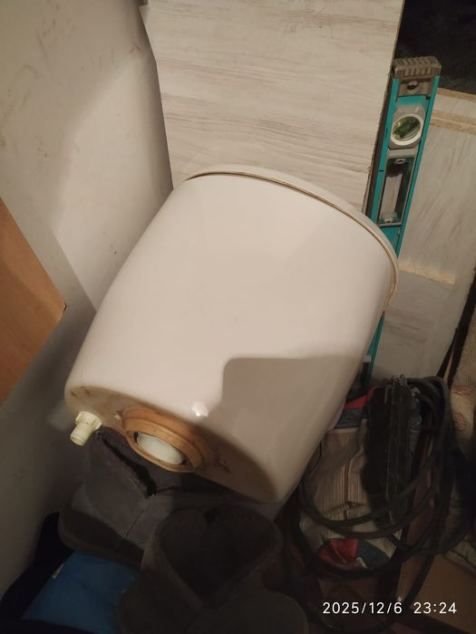 Бочок для унитаза.