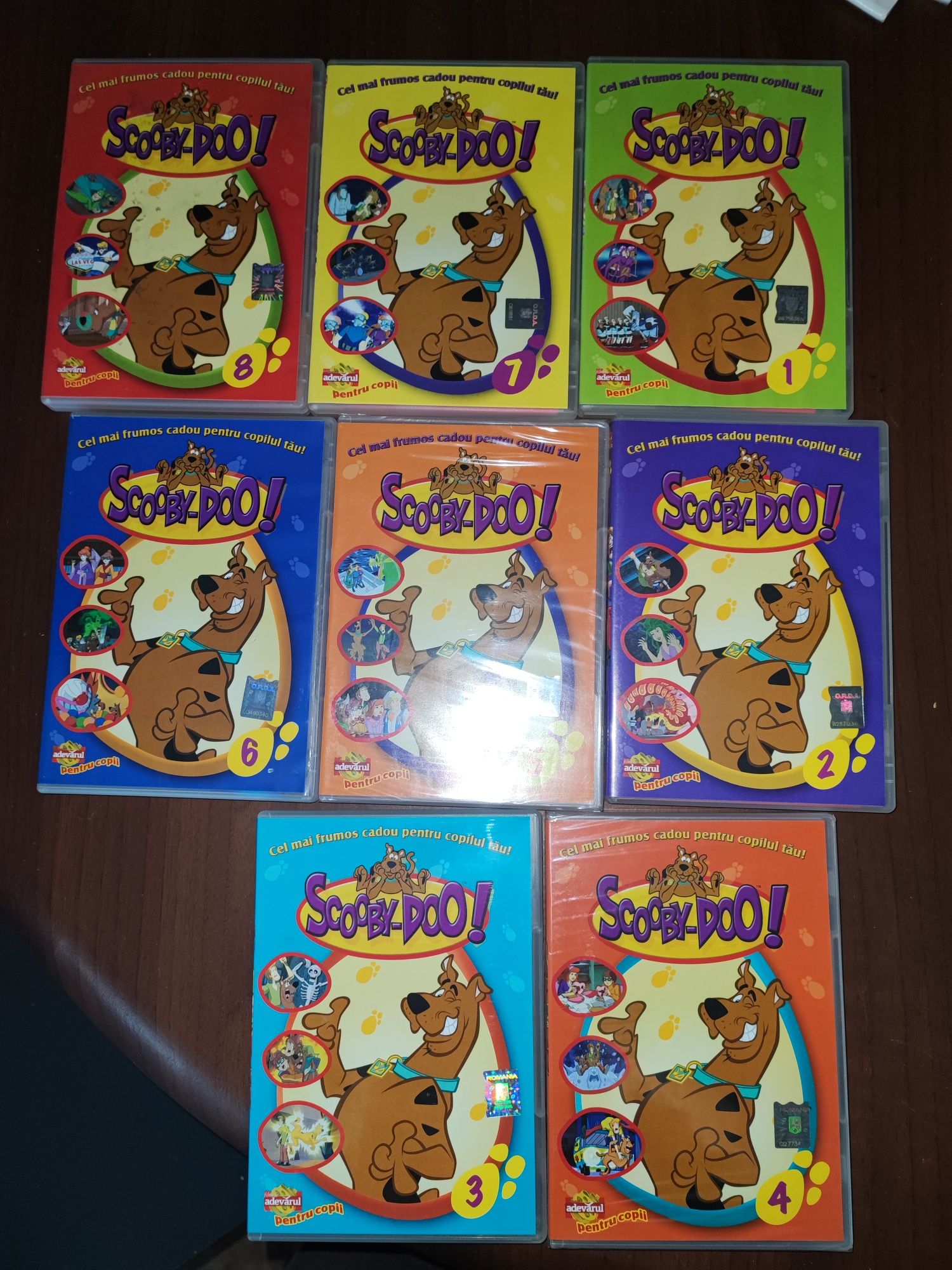 8 DVD din seria „What's New Scooby-Doo?"