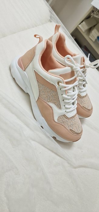 Спортни   обувки