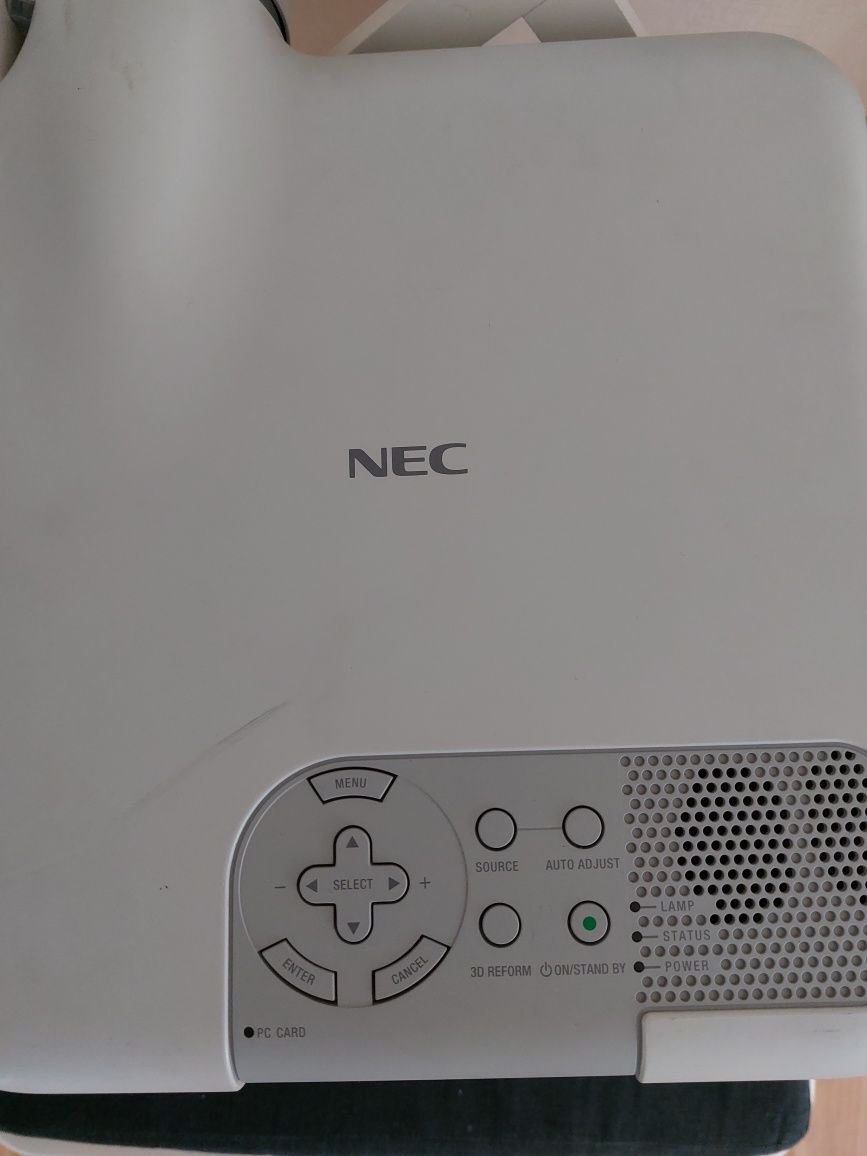 Проектор NEC ht 1100